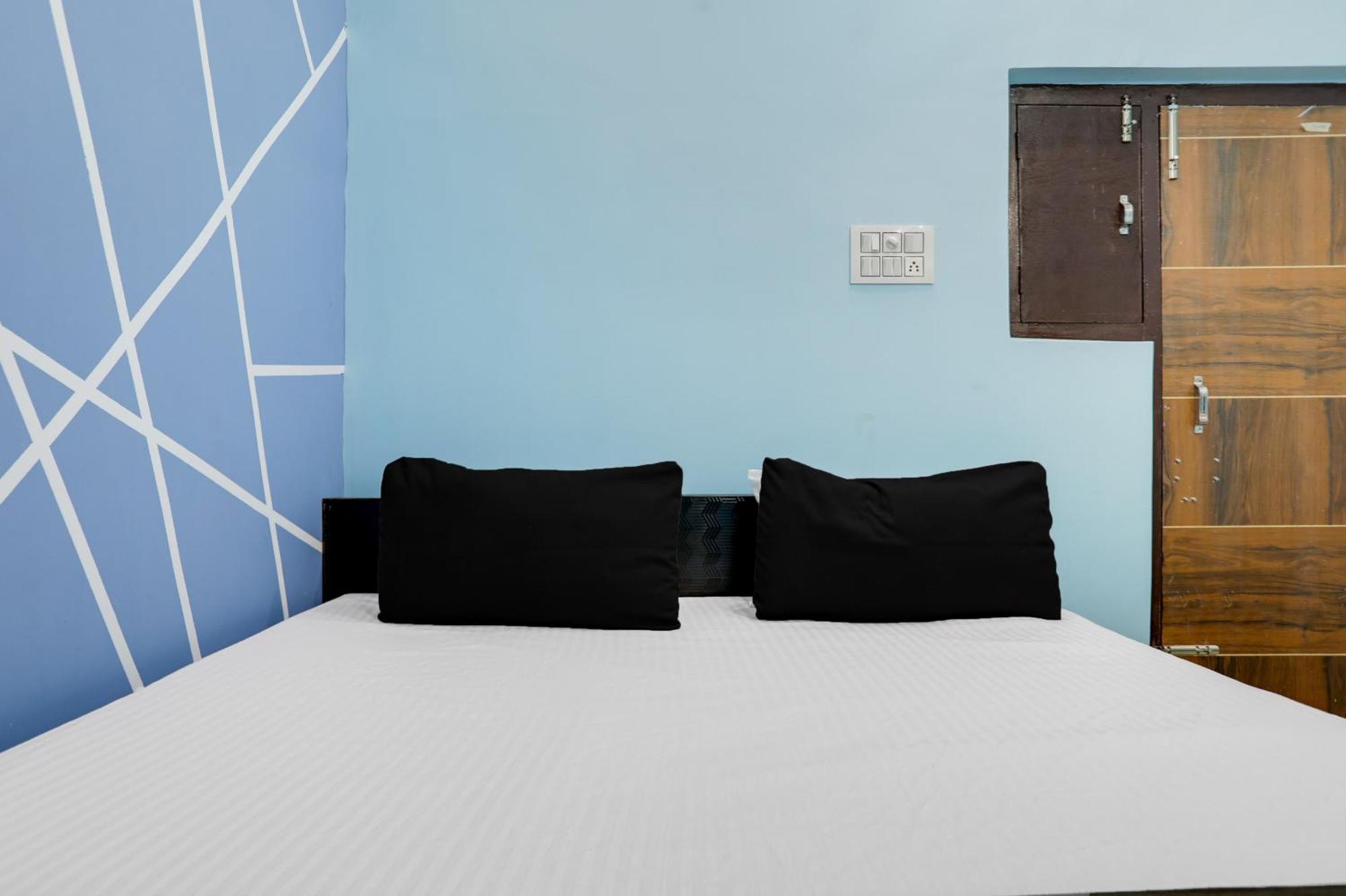 Spot On Hotel Impression Патна Екстер'єр фото